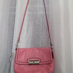 Pink #coach cross body/ clutch
#coach originally $159